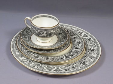 Wedgwood FLORENTINE BLACK PLACE SETTING Dinner Salad Bread Plate Tea Cup W4312