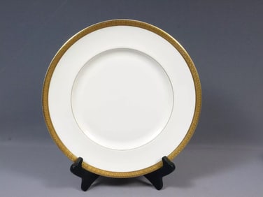 ROYAL DOULTON ROYAL GOLD Dinner Plate H4980 England Bone China