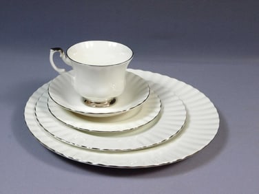 Royal Albert CHANTILLY5 pc PLACE SETTING Plate Cup Silver Platinum