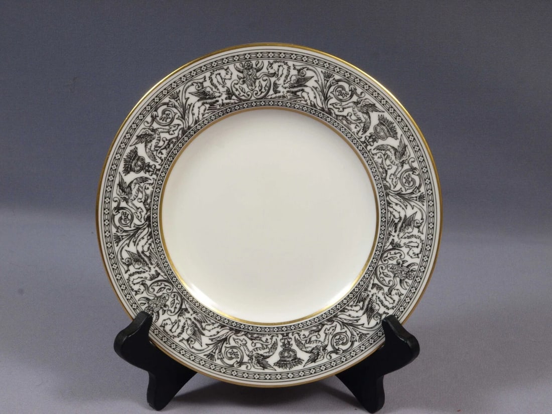 Wedgwood FLORENTINE BLACK Luncheon Salad Plate England W4312 Bone China: This is very rare and beautiful Luncheon/Salad Plate made by WEDGWOOD in Florentine Black pattern. There are few patterns that live up to the richness of Florentine Gold; first introduced in 1931 on a