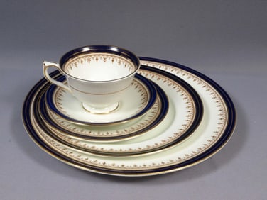 Aynsley LEIGHTON Cobalt 5-PLACE SETTING Dinner Salad Plate Tea Cup England 1646