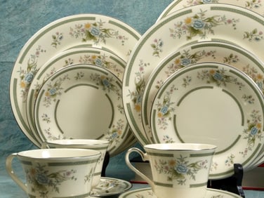 Royal Doulton ADRIENNE Dinnerware Set Dinner Lunch Bread Plates cups Vintage