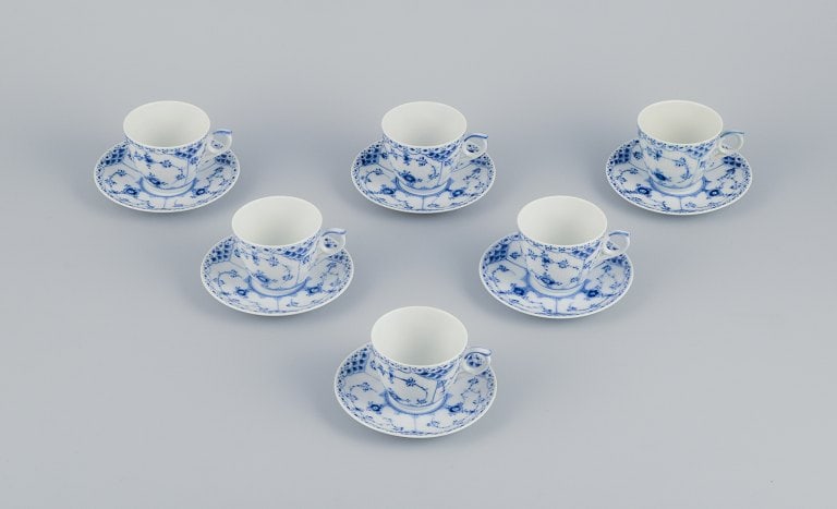 Royal Copenhagen Blue Fluted Half Lace. A set of six coffee cups with saucers.: Royal Copenhagen Blue Fluted Half Lace. A set of six coffee cups with saucers. Model 1/528. Dating: 1949. First factory quality. In perfect condition. Marked. Cup: 6.5 cm without handle x H 5.3 cm. Sa