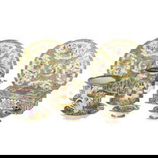 TEN PIECES IN CHINESE PORCELAIN - GUANXU (1875-1908): Guangxu reign (1875-1908), 'Mandarin' decoration with Chinese figures, birds, and flowers, comprising two pairs of plates, two bowls, one teapot, one box, two glasses, and a cup and saucer. Height