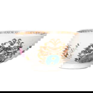 QUIANLONG (1736-1795) - EMBROIDERED CUP - CHINESE PORCELAIN: Made of Chinese porcelain, from the East India Company, with a European coat of arms. Qianlong reign (1736–1795). Dimensions: 5 x 11 cm. Reserve: $500.00 Shipping:Domestic: Flat-rate of