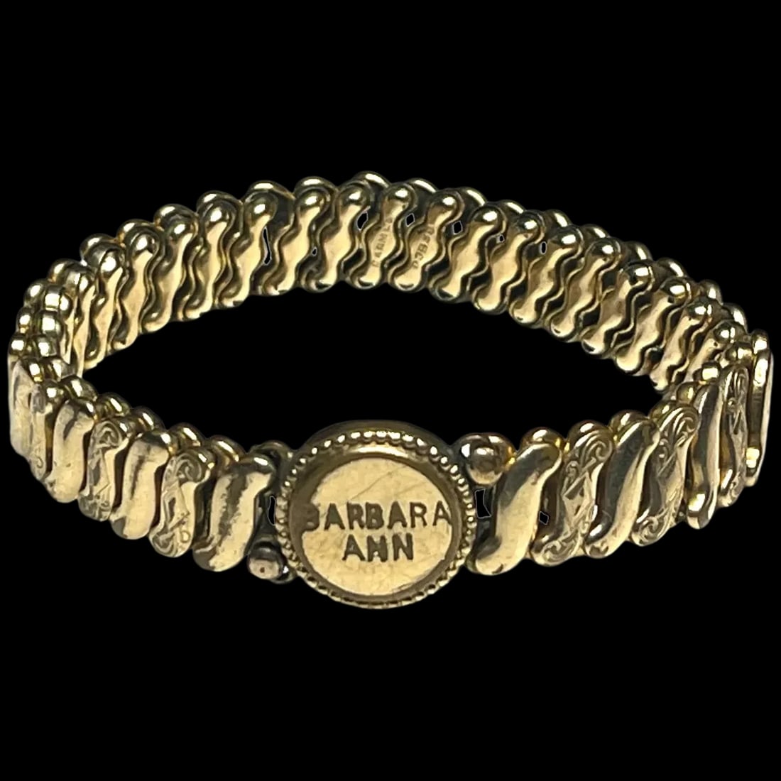 Vintage Barbara Ann Sweetheart Expansion Bracelet: Title: Vintage Barbara Ann Sweetheart Expansion Bracelet Description: Vintage Barbara Ann Sweetheart Expansion Bracelet Hallmarked: No Hallmark Seen Engraved Barbara Ann Weighs 13.9 grams Measures: Ex