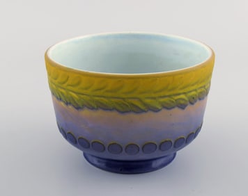Gunnar Wennerberg for Gustafsberg. Antique unique bowl in glazed ceramics. Beautiful glaze in yellow