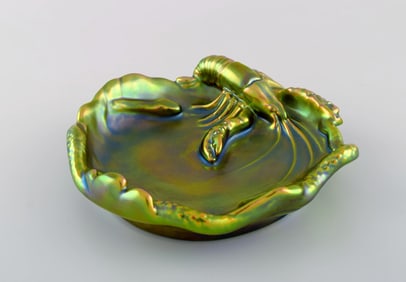 Zsolnay bowl in glazed stoneware modeled with crayfish. Beautiful eozin glaze. Mid-20th century.