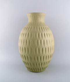 Anna Lisa Thomson (1905-1952) for Upsala-Ekeby. Floor vase in glazed ceramics. 1960s.