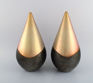 Mobach, Holland. Two large modernist unique lidded jars in glazed ceramics. 1980s.