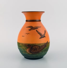 Ipsen's, Denmark. Vase with seagulls in hand-painted glazed ceramics. Model number 476. 1930's.