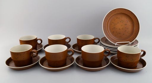 Stig Lindberg for Gustavsberg. Coq coffee service for seven people. Rustic design, 1960s.