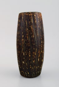 Gunnar Nylund for Rörstrand. Vase in glazed stoneware. Beautiful glaze in brown shades. 1960s.