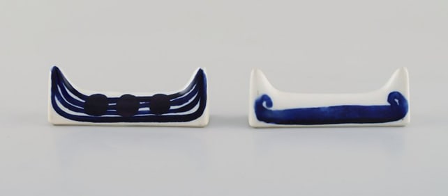 Gunvor Olin Gronqvist for Arabia. Two rare knife rests in glazed ceramics. 1960 / 70's.