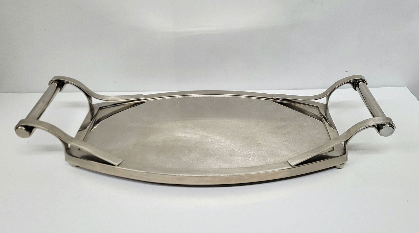 Chrome serving tray, vintage art deco style, vanity, tableware, barware minimalist decor. Debonair: Chrome serving tray. vintageArt Deco style. This tray would look nice and useful for many areas of your space. Kitchen for holding items to display or use, the bedroom for a vanity, in living room to