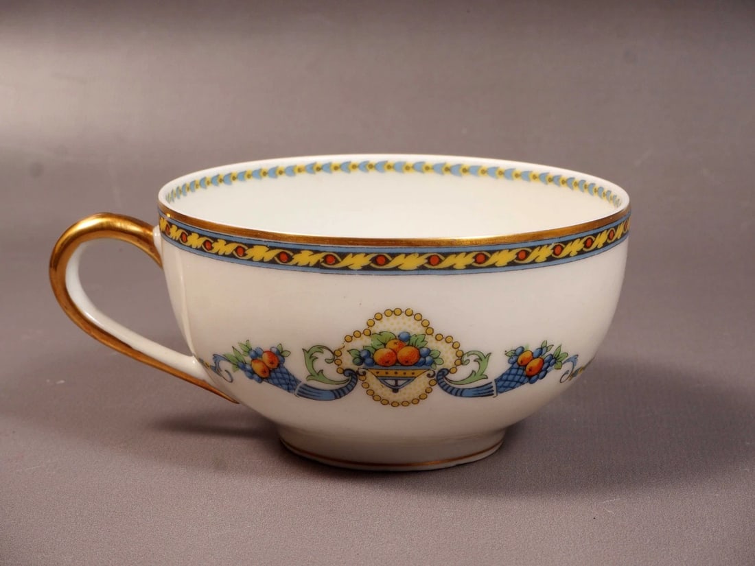 LIMOGES France B&C Bernardaud Horn of Plenty tea cup EXCELLENT: This is very rare and absolutely stunning one Tea/Coffee Cup, made in France by B&C Léonard Bernardaud LIMOGES. The cup is in very beautiful and stylish 'Horn of Plenty' pattern. It is marked wit