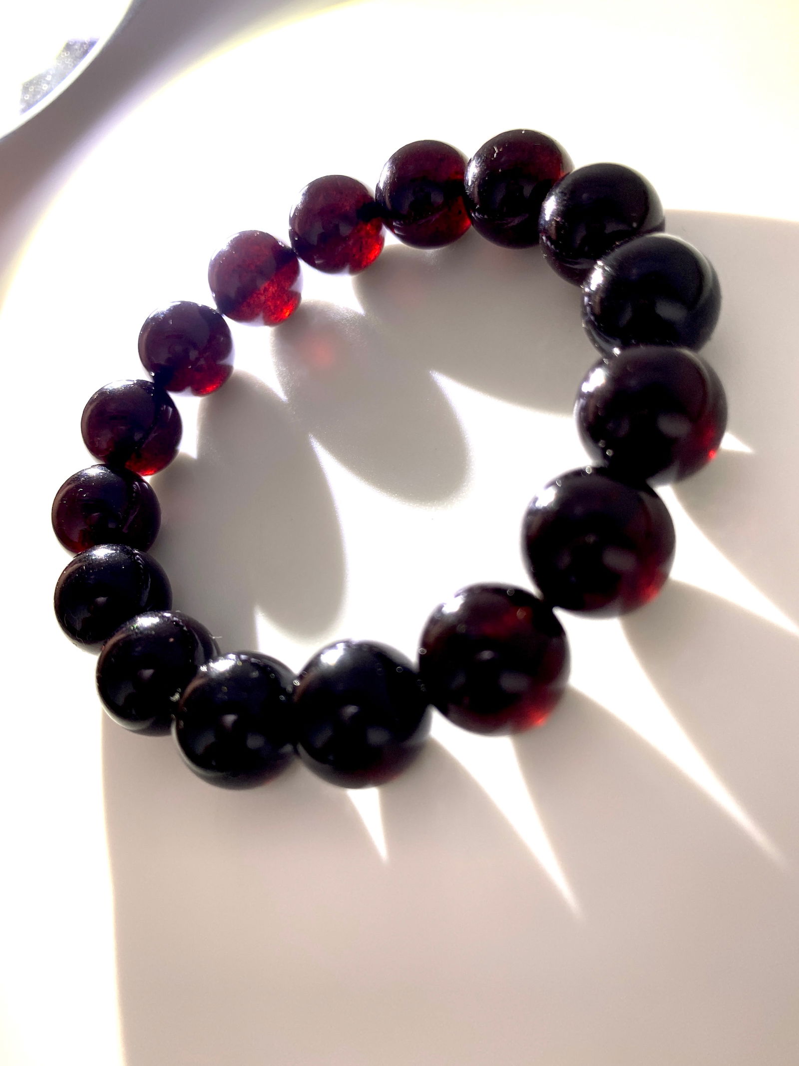 Staggering Amber Bracelet made from Round Amber beads: Title: Staggering Amber Bracelet made from Round Amber beads Metal:None Gemstone: Amber Weight :16.3 g Size:Bead size: 11.7 mm Bead size: 0.461 inches Made of: (Reconstituted Amber or Whole Stone):Rec