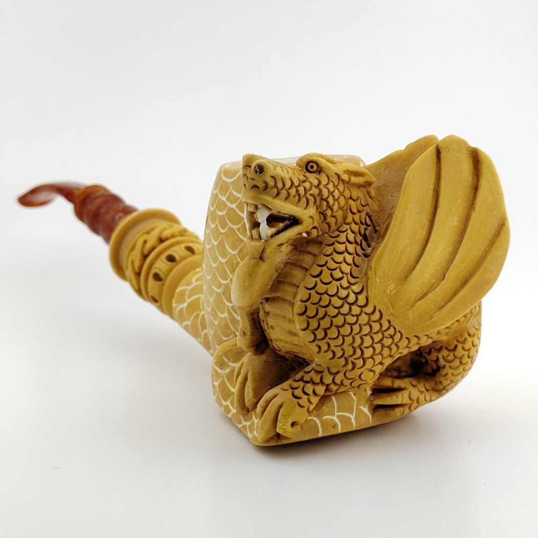 Dragon Meerschaum Pipe (1 of 10)