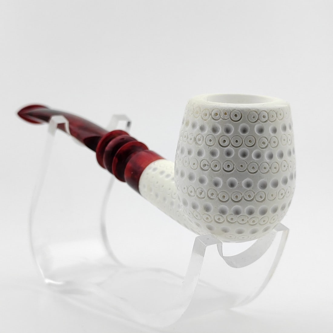 Classic Lattice Meerschaum Pipe: Title: Classic Lattice Meerschaum Pipe Materials: Meerschaum Dimension: 5.1 inch (13cm) Additional Information: Classic Lattice,Hand carved Meerschaum Pipe. Made in Turkey,Eskisehir by Meerschaum Carv
