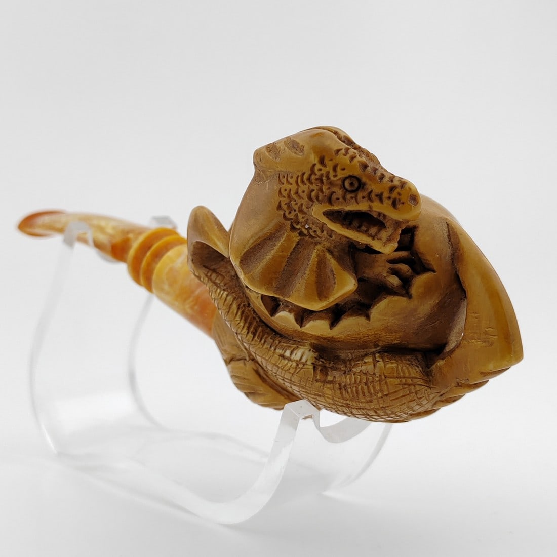 Dragon Puppy Egg Claw Meerschaum Pipe (1 of 10)