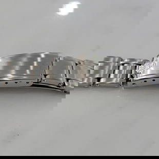 Rolex Oyster Bracelet 19mm width Stainless Vintage Riveted 16cm Length BR149: Original 19mm Rolex Oyster riveted stainless steel bracelet, 16cm (6.25 inch) in length, will fit an 7 1/2 inch wrist with watch. 100% original. Fits 19mm lug Rolex Oyster Perpetual Date models and ot