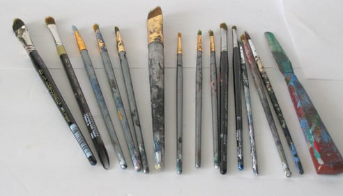 Group of vintage artist's paint brushes.