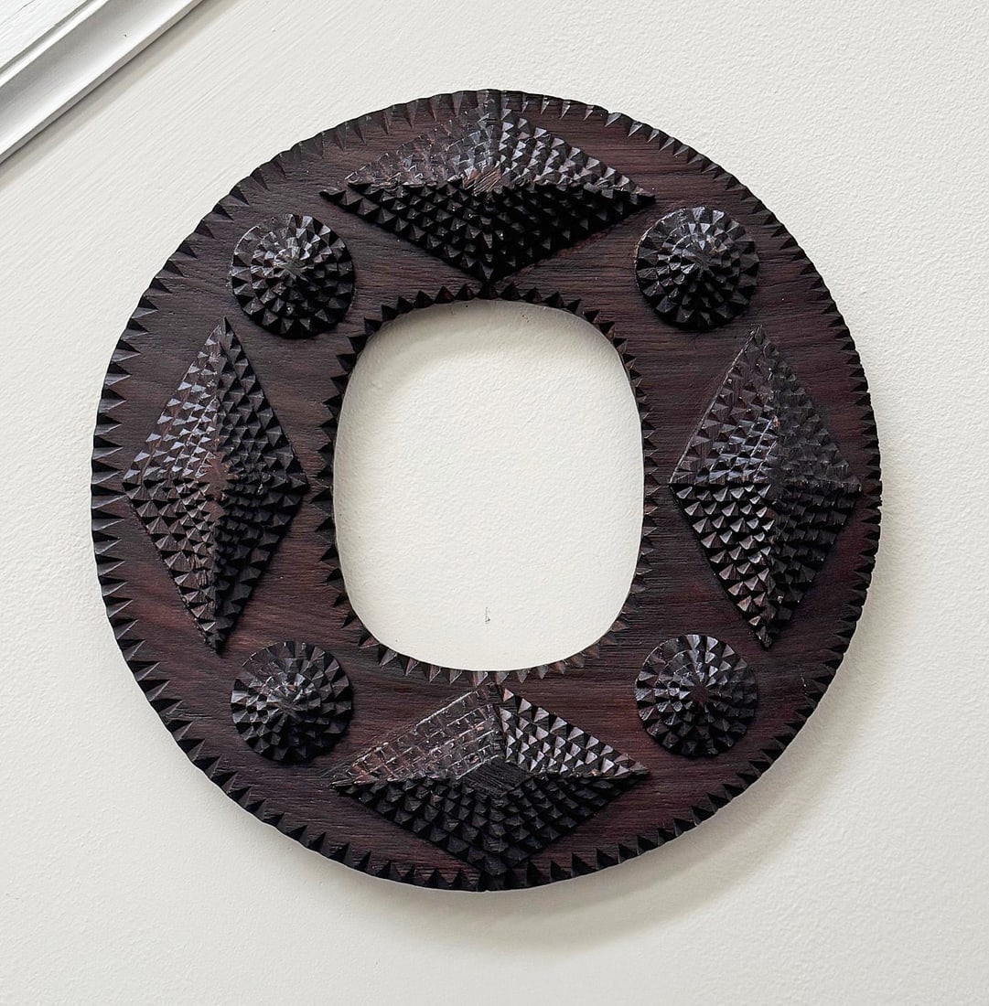 Circular Tramp Art Frame w Diamonds Designs (1 of 3)