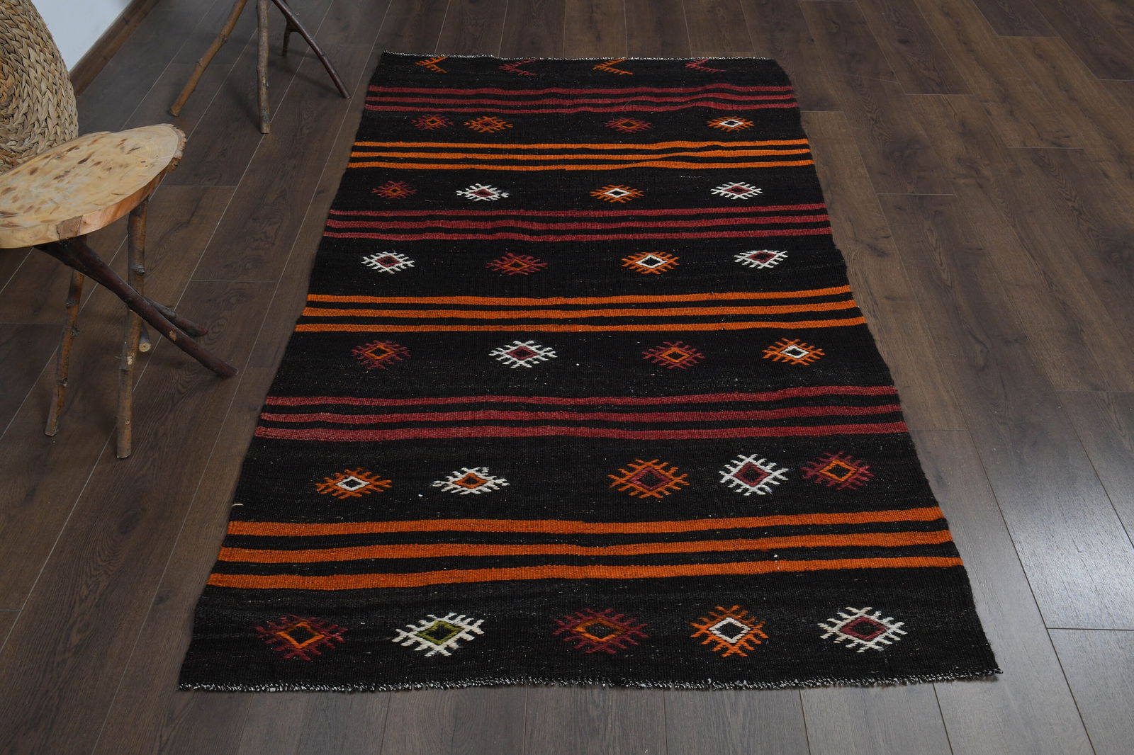 3'8x6'7 ft, BOHEMIAN ANTIQUE RUG: Title: 3'8x6'7 ft, BOHEMIAN ANTIQUE RUGOridign: Turkey Date/Period: 1960 - 1970 Materials: Wool and Cotton Size: Width: 3.8 feet Length: 6.7 feet Provenance: This Turkish one-of-a-kind Vintage Flatwea