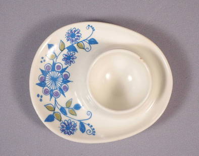 Figgjo Flint Norway Lotte Egg Cup Holder Turi Design Hand Painted Flower: This is rare and gorgeous 1 (one) EGG Cup. The cup was made in Norway by Figgjo Flint in Lotte pattern . The pattern features blue flowers. The egg cup is 4" by 3 1/2" at the rim and 1 1/4" tall It wi