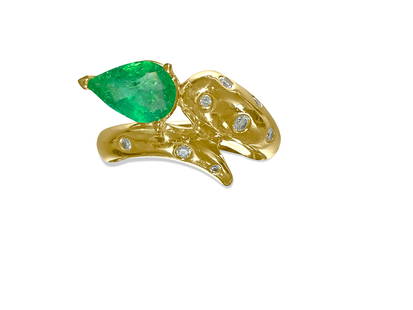 Faraone Mennella Snake Design Emerald Diamond Ring 18K: Metal: 18k yellow gold. Emerald: 100% natural earth mined Colombian emerald. Carat weight of emerald: 2.00cts. Shape: Pear. TCW of diamonds: 0.35 carats. VS clarity and F color. Round brilliant cut