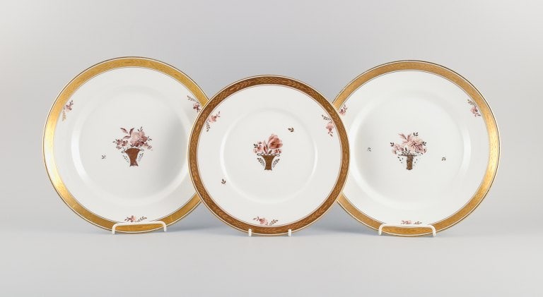 Royal Copenhagen, Gold Basket. Two dinner plates and one lunch plate. (1 of 6)