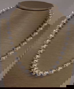 Necklace PSL Certified Australian South Sea Pearls - 9.0x11.0mm: Title: Necklace PSL Certified Australian South Sea Pearls - 9.0x11.0mm Description: This necklace is in the category of the strongest Teri according to the tested results and the P.S.L criteria. Emerg