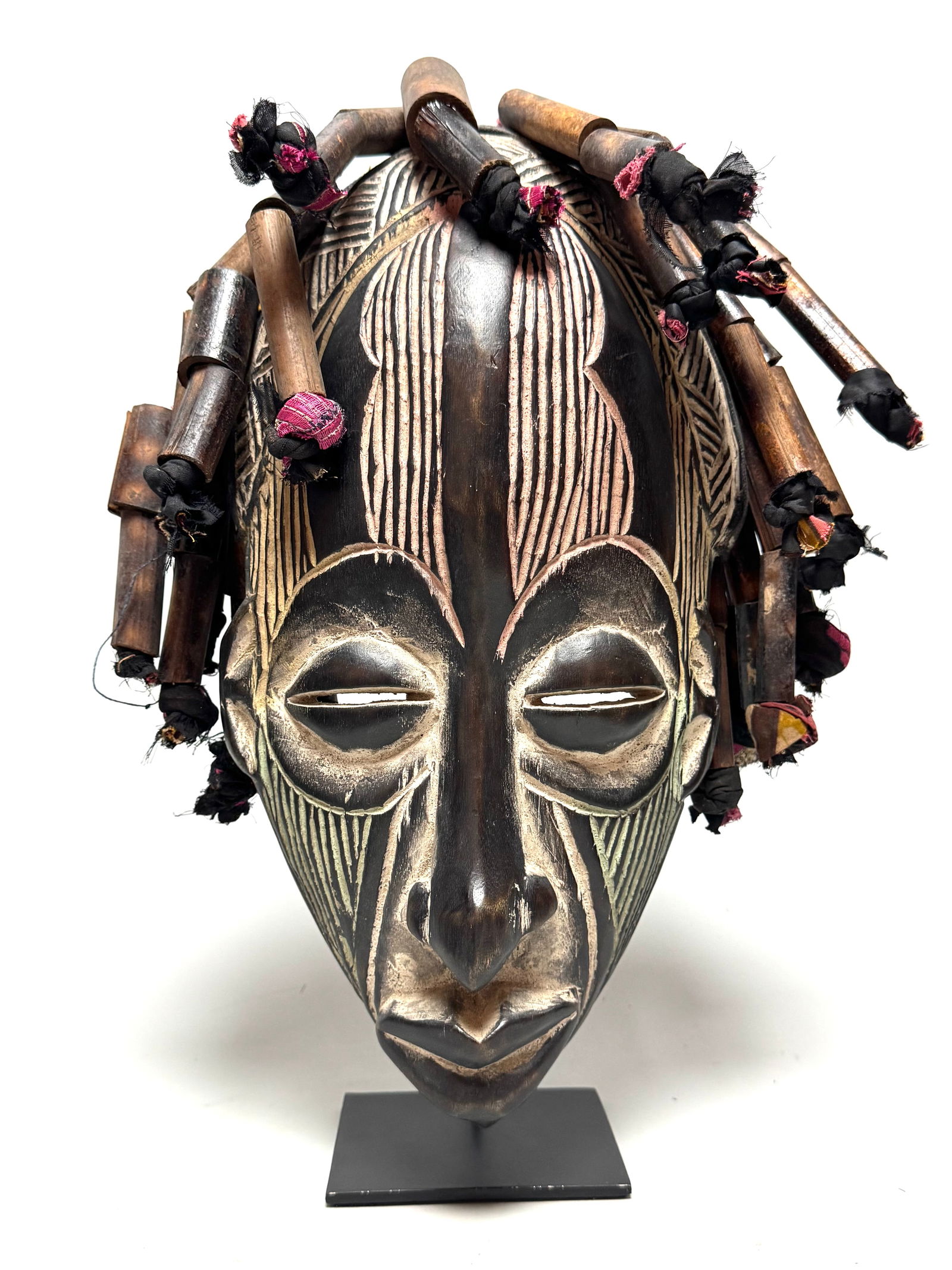 Mwana Pwo mask - Chokwe - Angola (1 of 8)