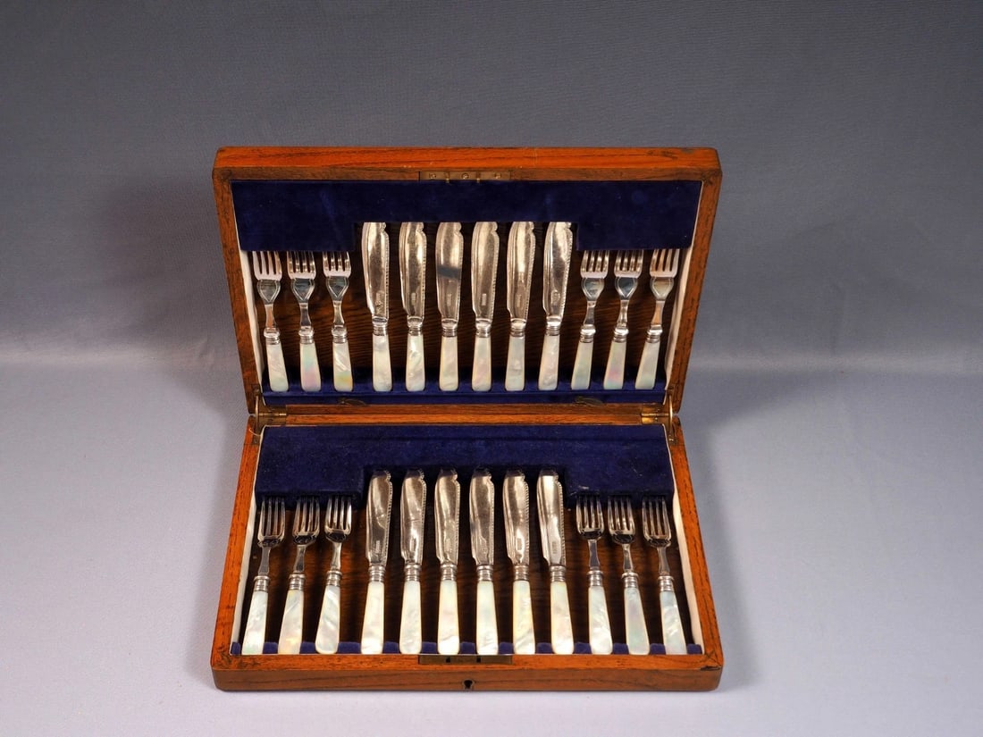 Harrison Brothers Howson Sheffield Sterling Mother Pearl Silver EPNS Flatware (1 of 6)