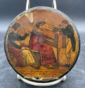 ANTIQUE LAQUER SNUFF BOX FRENCH SCENE