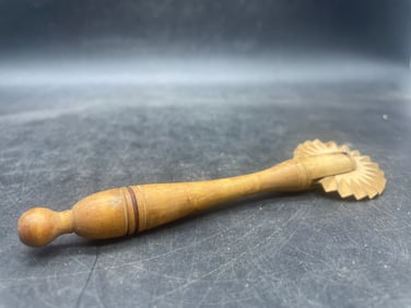 Vintage Wooden Pie Crimper Wheel Primitive Kitchen Tool
