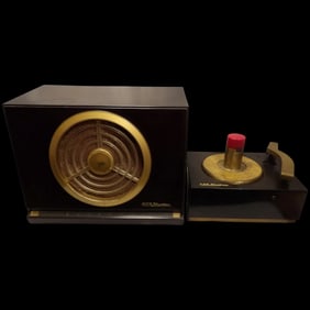 1950 RCA Victor Model 9 X 561 Brown Bakelite Vacuum Tube Golden Throat Tone AM Radio and 45 RPM