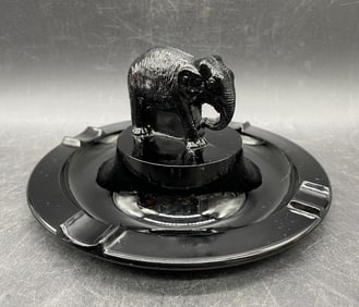 LE SMITH GLASS ELEPHANT ASHTRAY TRINKET DISH