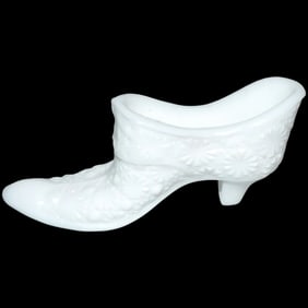 Fenton White Milk Glass Daisy and Button Shoe