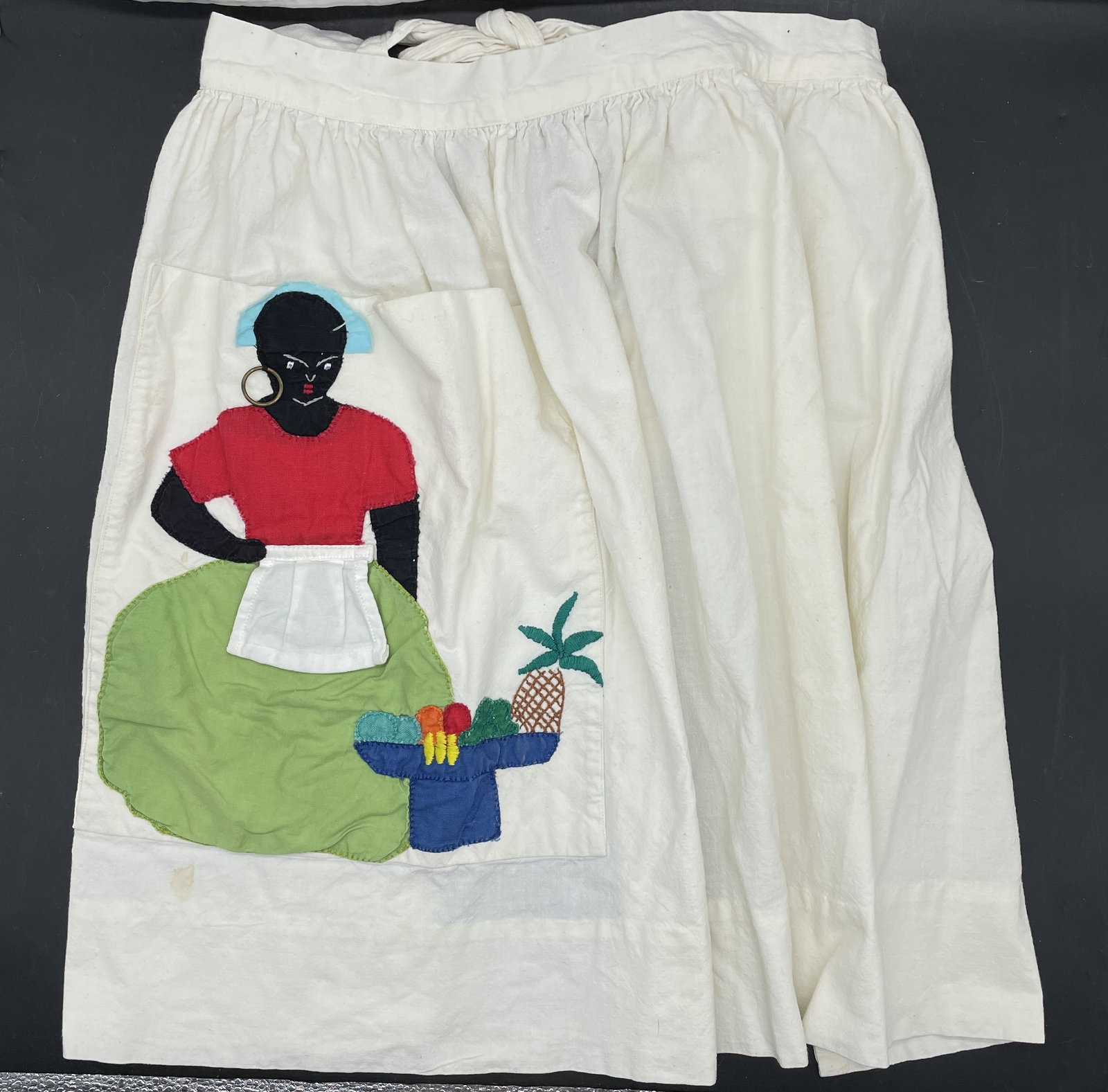 Black Americana Apron: Title: Black Americana Apron Date/Period: unknown Dimension: 63" end of ties, 23" top width(no ties), 42" bottom Material: fabirc Additional Information: Adorable Apron marked Turtle Bay Shipping: Dom