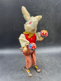 VINTAGE CHICO THE MARACAS WINDUP BUNNY Works!