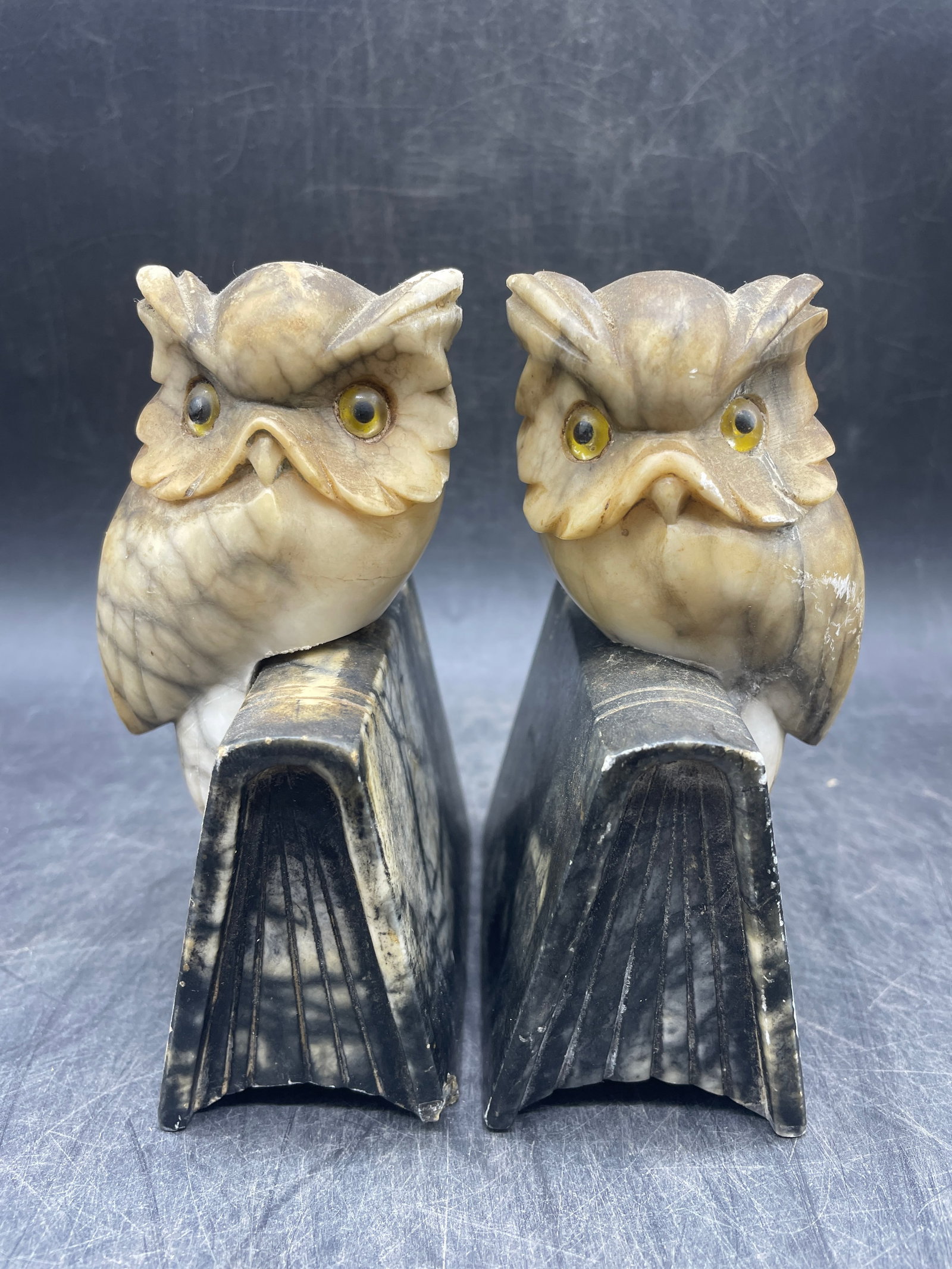 Vintage Fredrick & Nelson Owl Bookend: Title: Vintage Fredrick & Nelson Owl Bookend Date/Period: unknown Dimension: Approx. 3.75" x 3.25" x 1.75" Material: marblw Additional Information: Vintage Fredrick & Nelson Seattle Italian Marble Har