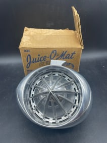 VINTAGE RIVAL 1941 JUICE-O-MAT JUICER CAST IRON W/RED HANDLE RARE CATALOG #WJ248