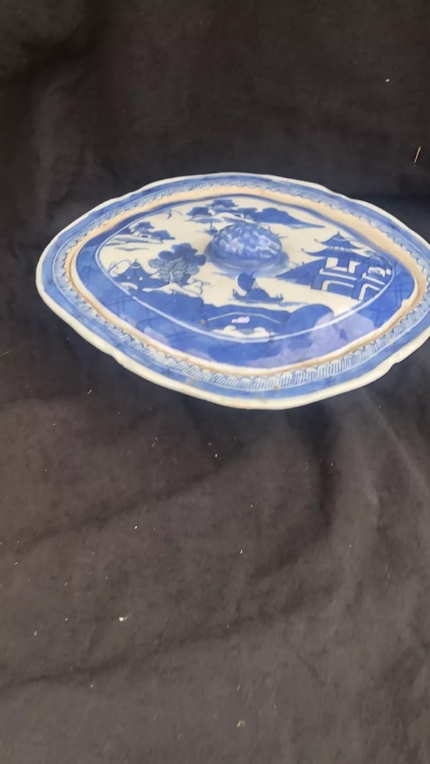 Chinese Export Porcelain Canton Covered Serving Dish (1 of 5)