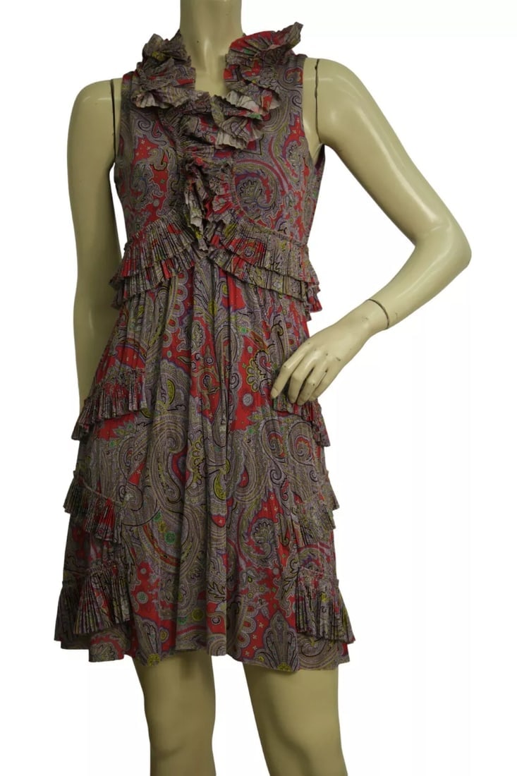 ETRO Purple Red Paisley Print Sleeveless Ruffled Mini Pleats Mini Dress 40: ETRO Purple Red Paisley Print Sleeveless Ruffled Mini Pleats Mini Dress 40 This magnificent dress by ETRO has the perfect out of the ordinary and extremely impressive style!! It is a mini length sleev