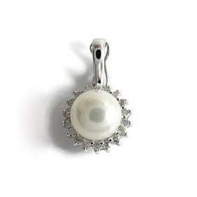 White Pearl Diamond Halo Necklace Pendant Charm 14K White Gold, 1.48 Grams