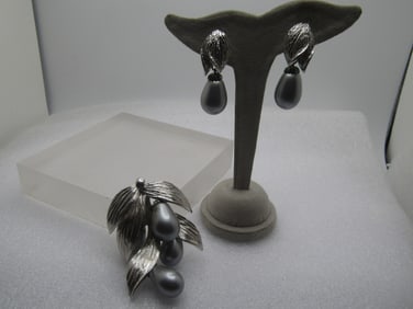 Vintage Dangling Gray Faux Pearl Brooch & Earrings Set, 1960's
