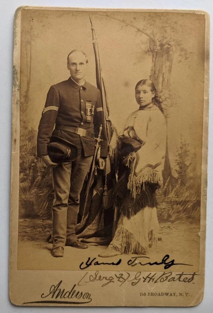 c1870 SIGNED CABINET CARD CIVIL WAR SOLDIER G. BATES w AMERICAN FLAG INDIAN GIRL (1 of 2)