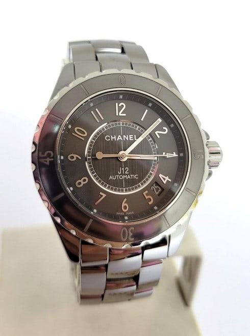 Unisex CHANEL J12 H2979 Automatic Gray CERAMIC Case Bracelet & Dial 38mm Watch: Unisex CHANEL J12 H2979 Automatic Gray CERAMIC Case Bracelet & Dial 38mm Watch ​ This Unisex Chanel watch is Swiss made Great present for someone you love or yourself! * Reference number: H2979