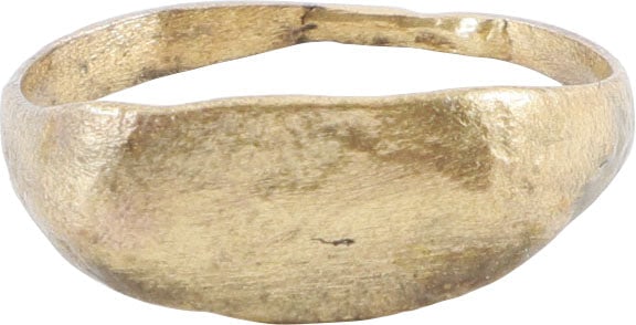 FINE ROMAN WOMAN’S RING C.100-400 AD, SIZE 8 1/4: Gilt bronze, size 8 1/4. Low rounded face band, 1.6mm. Raised rounded bezel possibly once cut with a signet, now textured from burial. Professionally refurbished with the 24karat gold surface restored